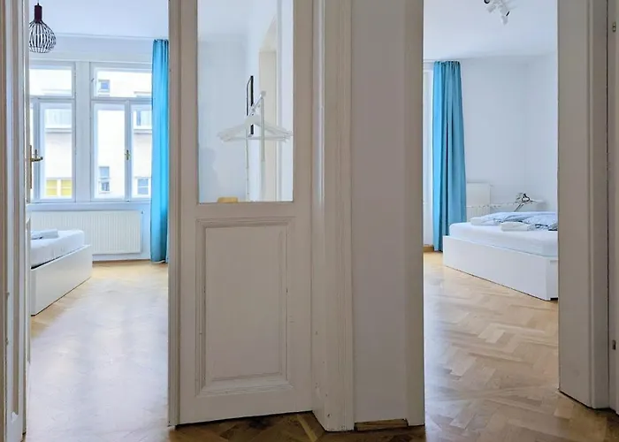 Mariahilfer 5 Min To The Schoenbrunn Palace And Shopping Center Apartment