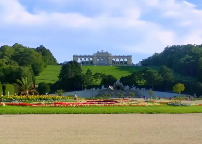 Mariahilfer 5 Min To The Schoenbrunn Palace And Shopping Center *